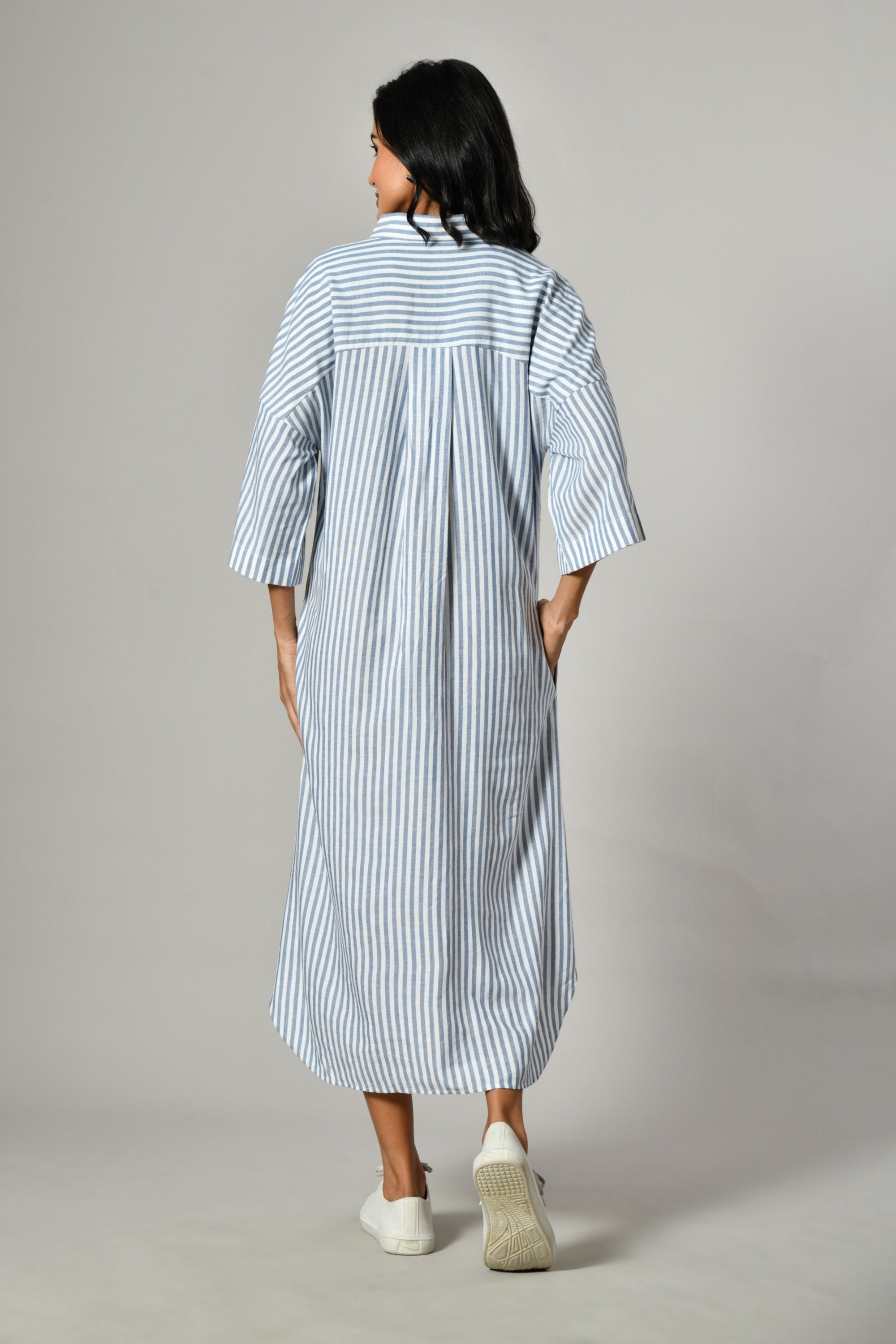Gray cotton linen dress for women – button-down collar shirt dress, perfect for summer holidays or beach outings. 