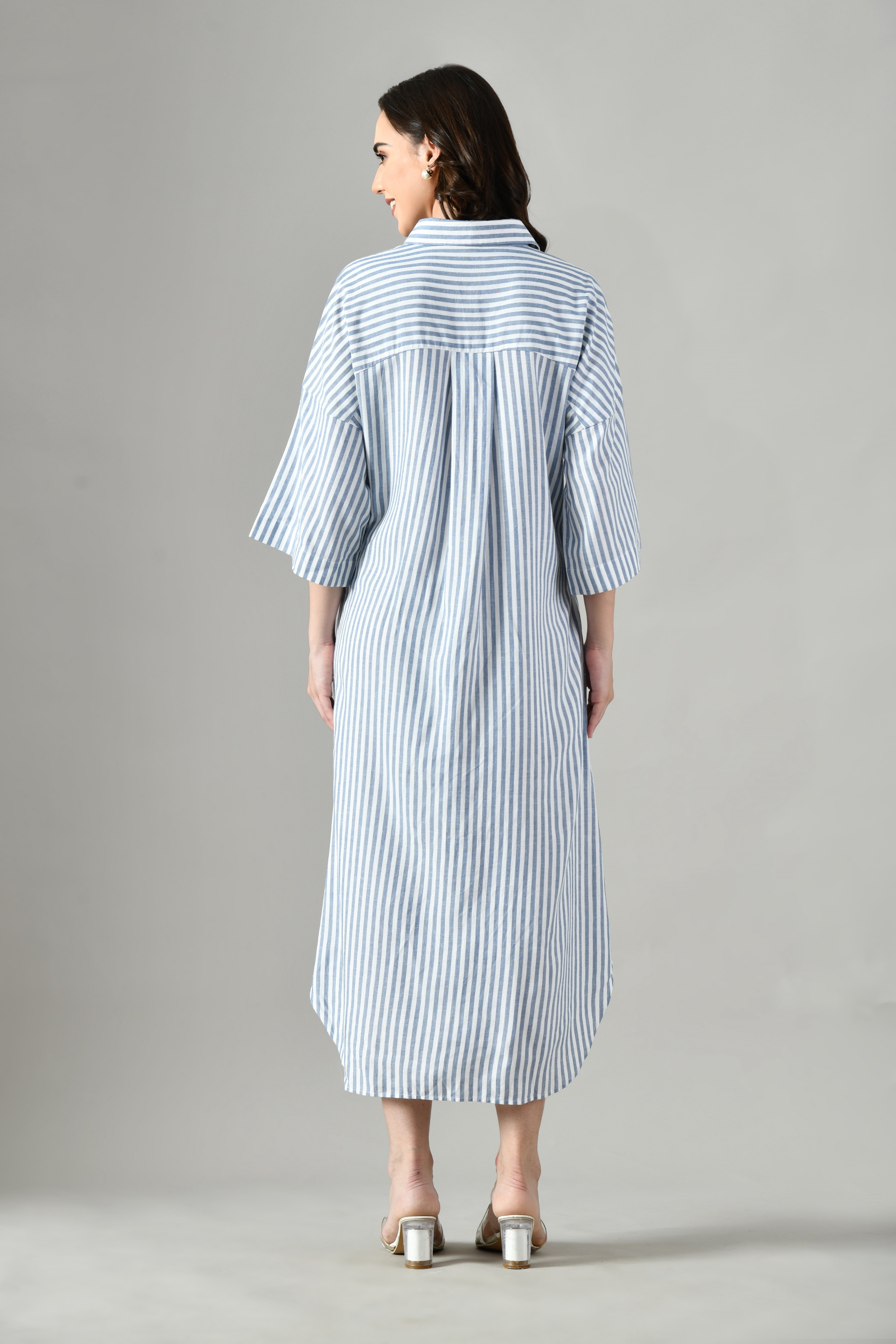 Gray cotton linen dress for women – button-down collar shirt dress, perfect for summer holidays or beach outings. 