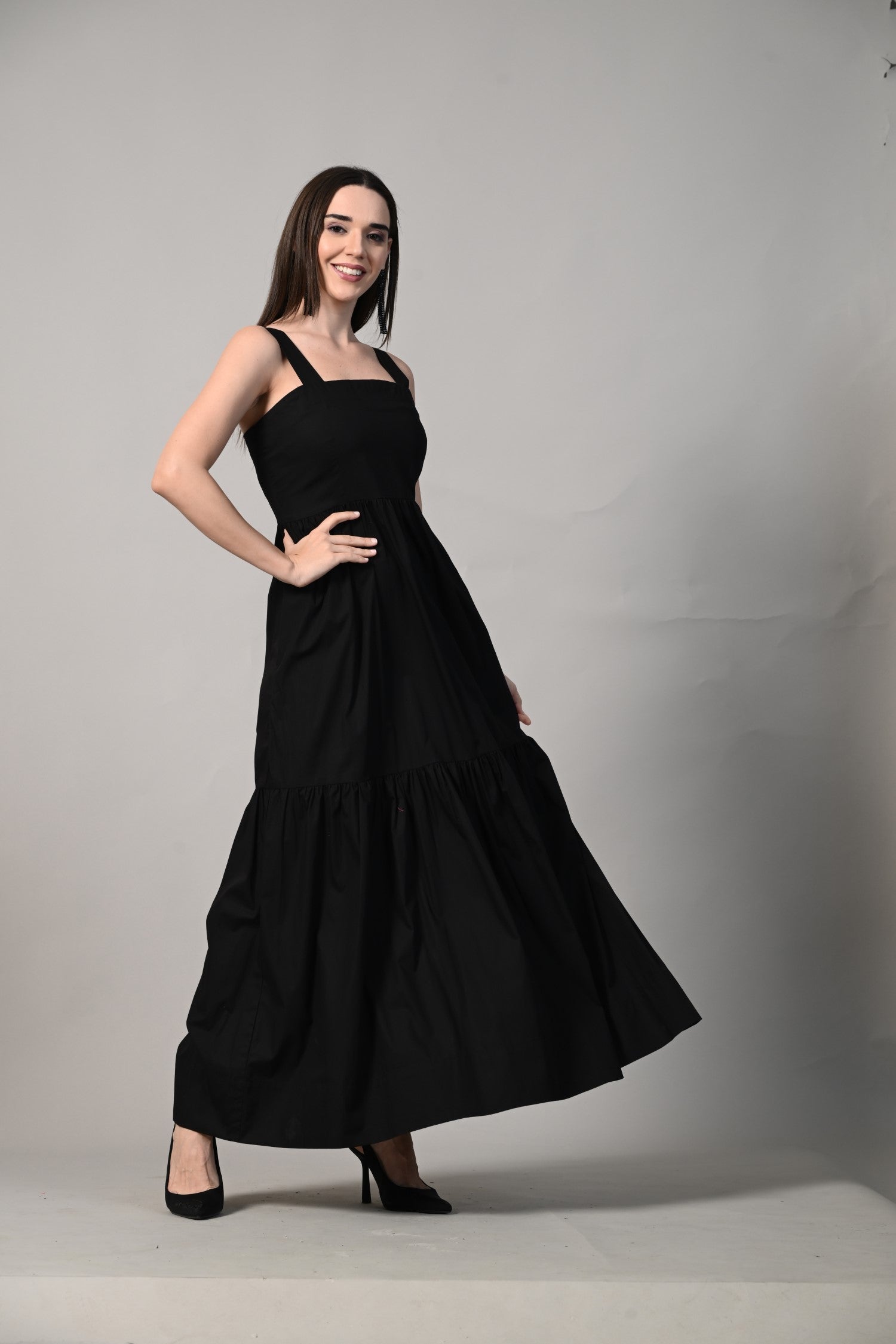 Dress for Women Black by Isara - A versatile black long dress, perfect for beach days, date nights, or casual gatherings. 