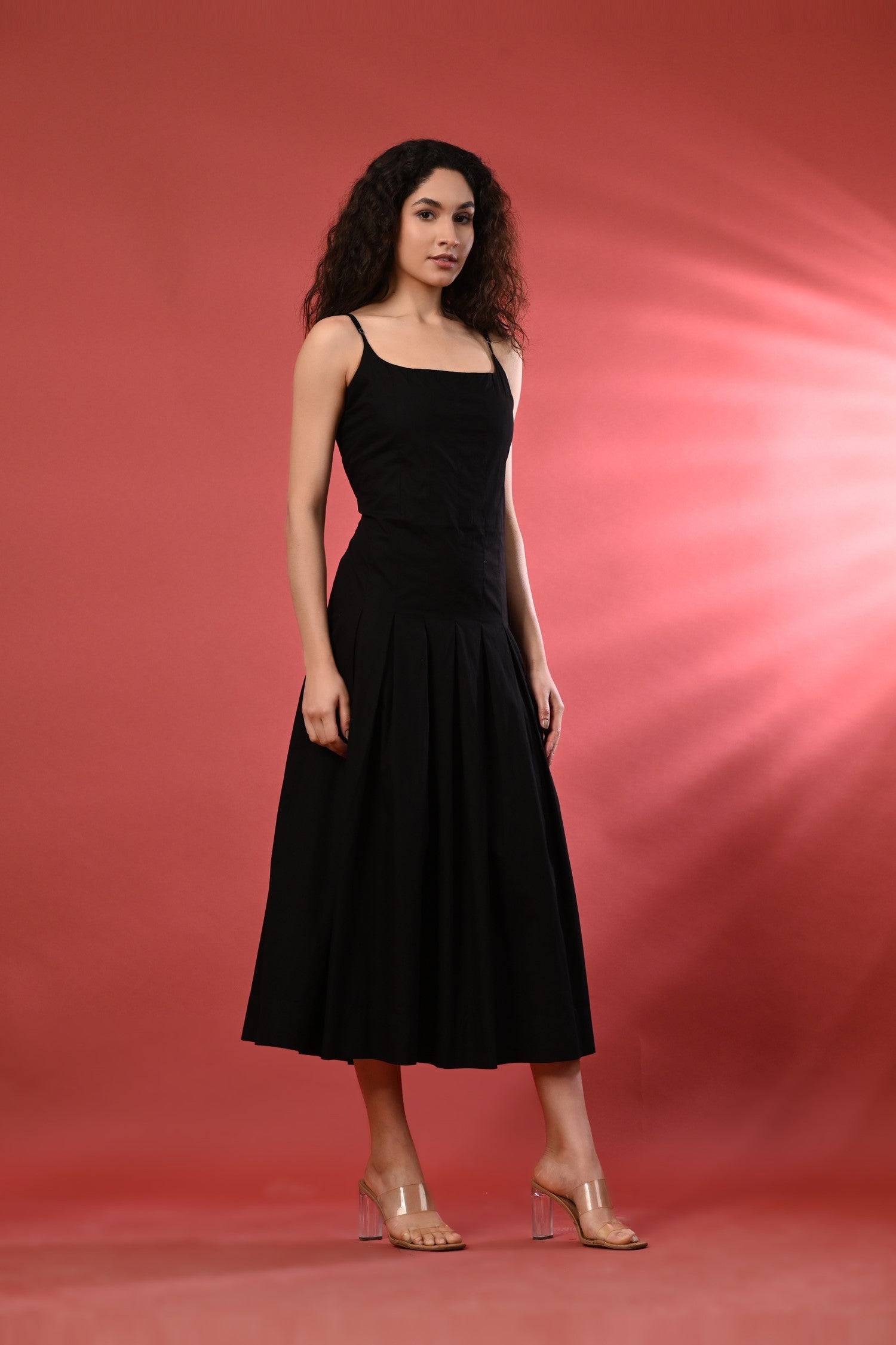 Trendy Black Summer Dress for Ladies – This summer dress for ladies is the perfect outfit for warm days, the breezy appeal 