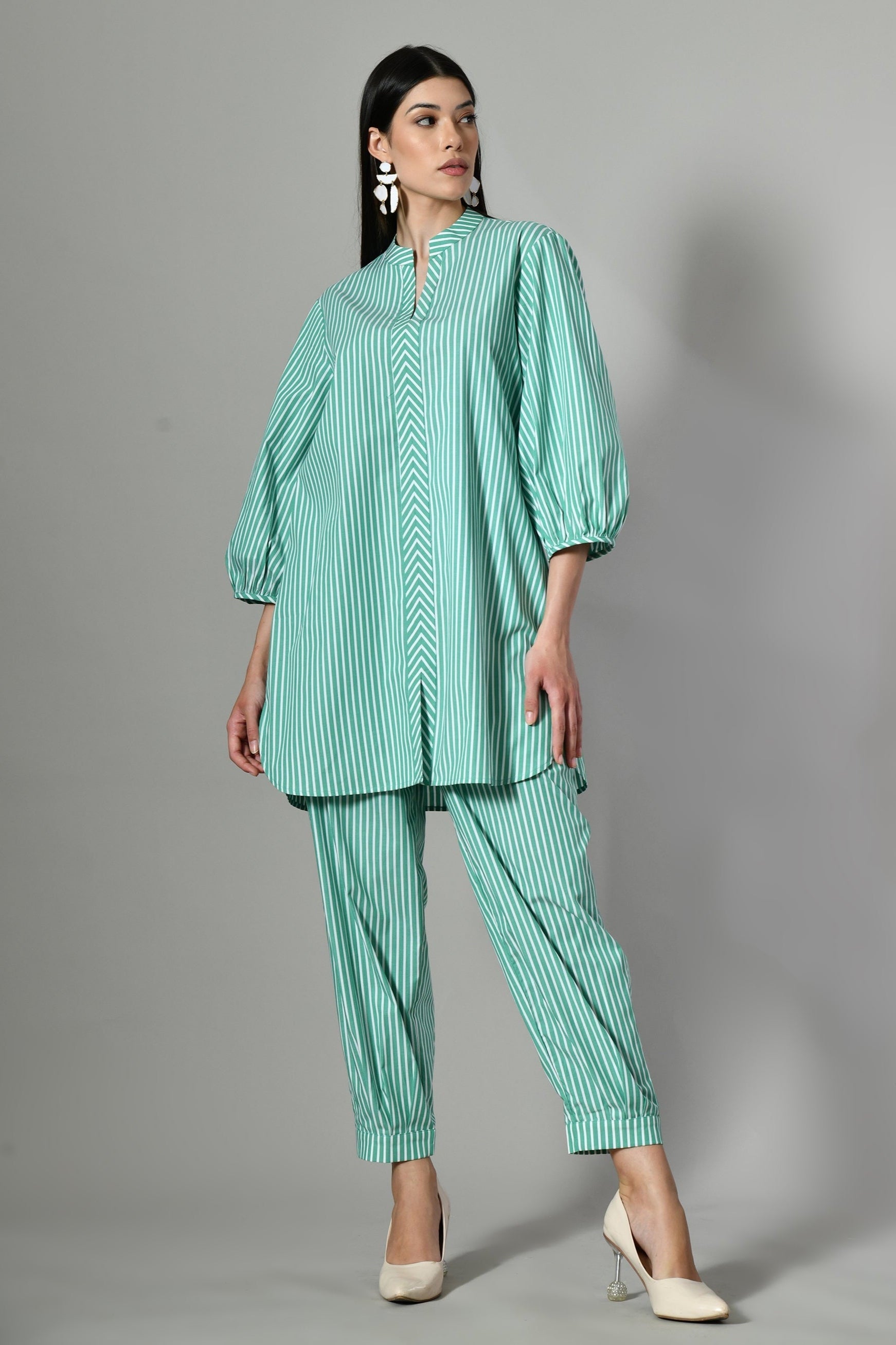 Green cotton co ord set for women – striped two-piece summer outfit perfect for casual wear or beach vacations. 
