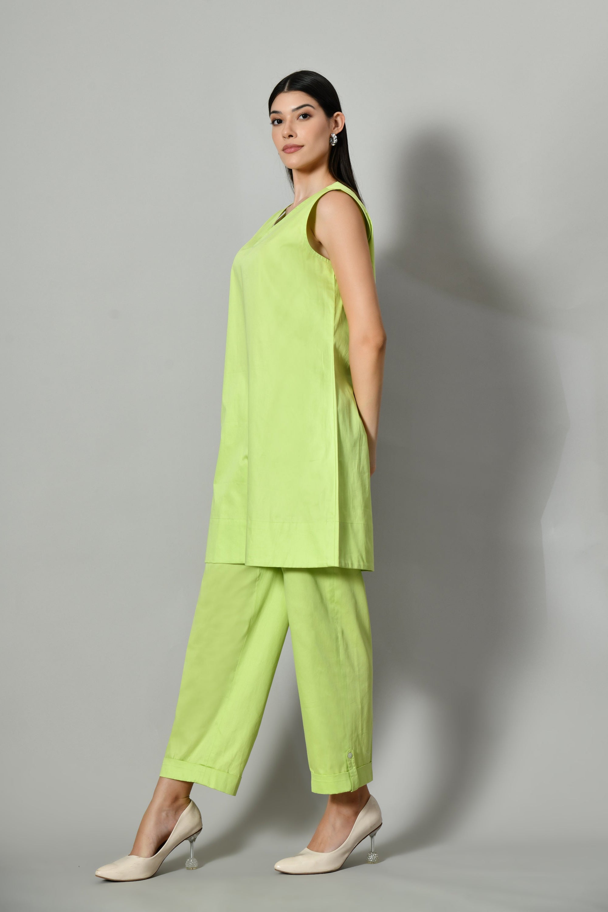 Stylish coord set for women – light green summer tunic style outfit blending comfort with trendy ethnic fashion. 