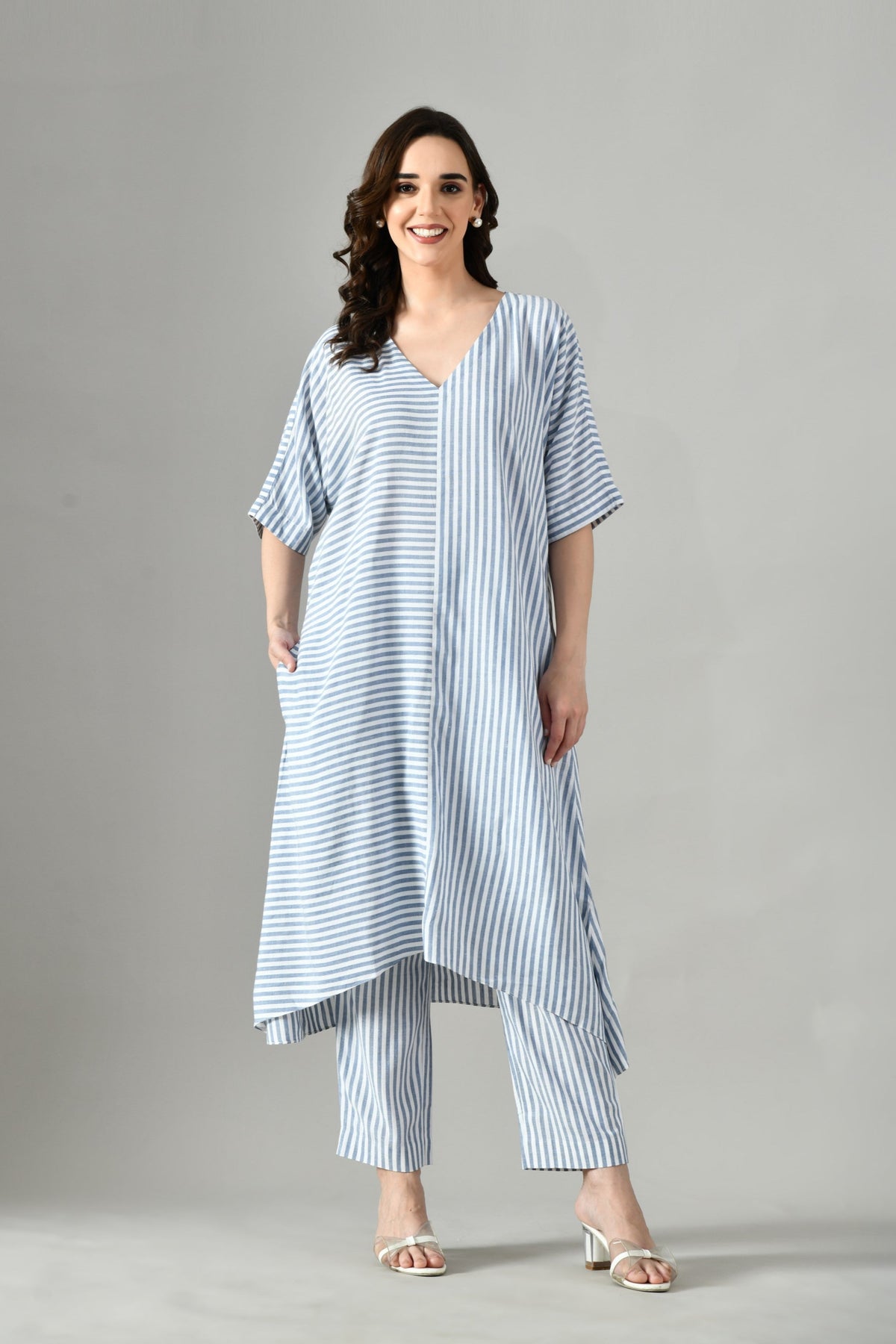 Grey striped cotton coord set for women – two-piece linen kurta and pant combo for summer ethnic wear. two piece maching set. linen coord set for women, co ord set for women,women co ord set,summer co ord set,linen co ord set,summer co ord set women, grey and white Co ord set